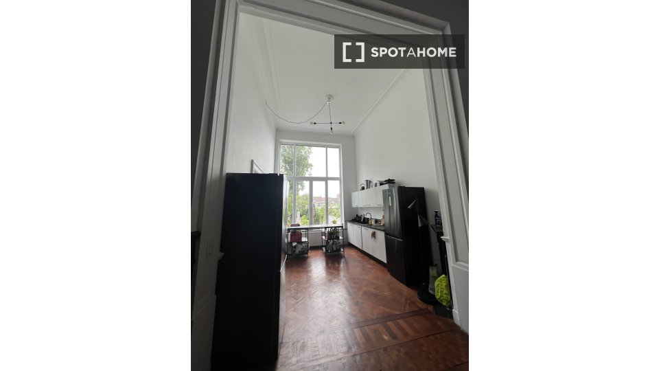 Double room Brussels, 11 beds, 16m² — photo 8
