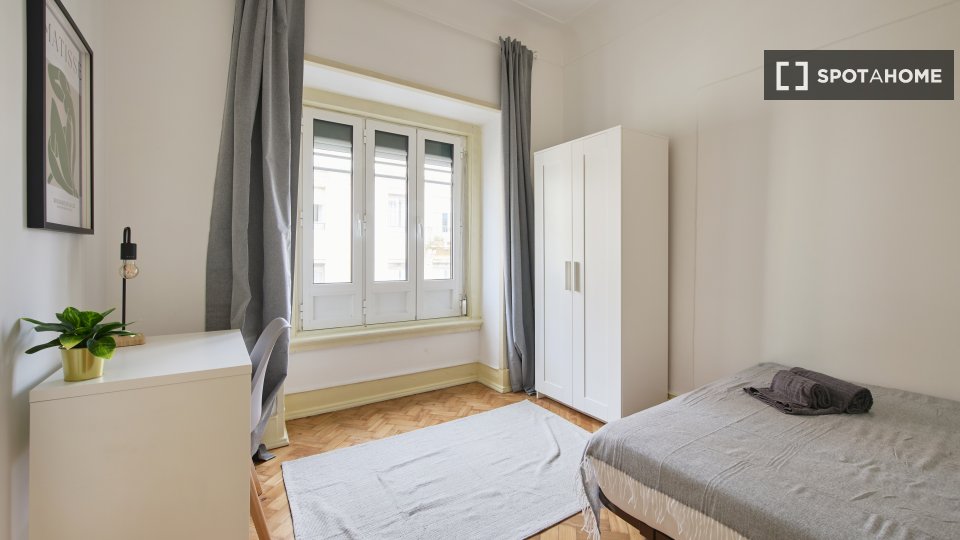 Double room Lisbon, 5 beds — photo 2