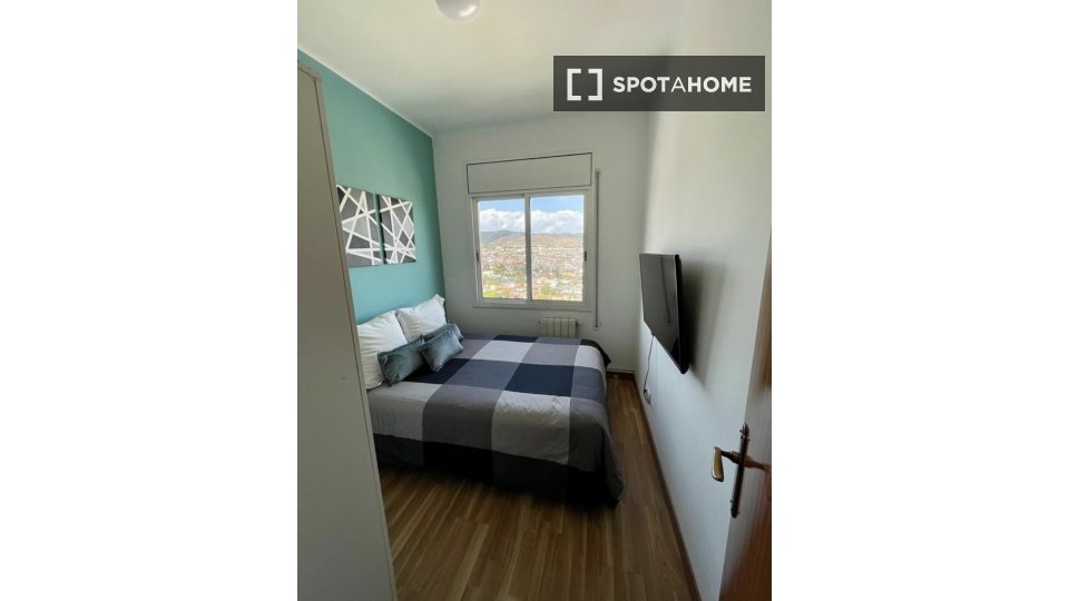 Double room Barcelona, 3 beds, 85m² — photo 5