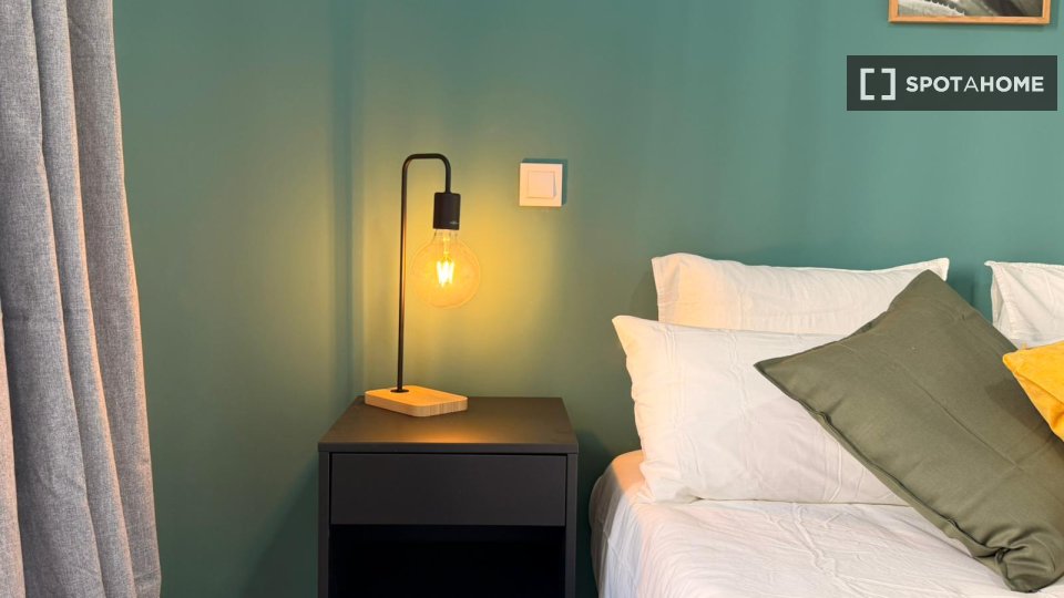 Double room Madrid, 5 beds, 90m² — photo 4