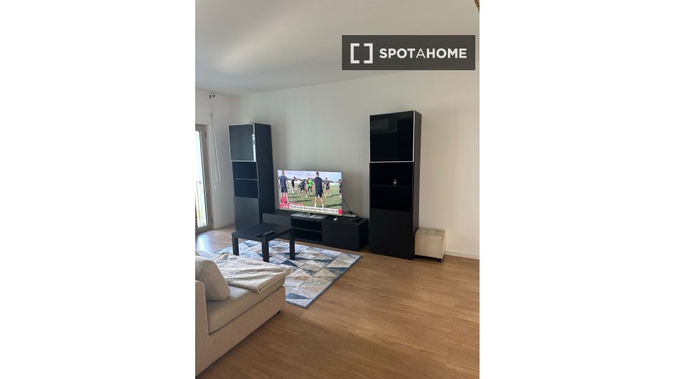 Apartment Lisbon, 2 beds, 110m² — photo 3