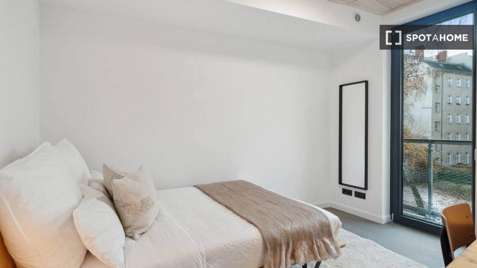 Double room Berlin, 4 beds, 79m² — photo 4