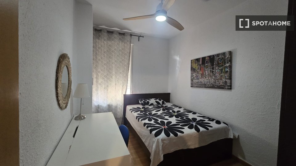 Apartment Valencia, 4 beds, 115m² — photo 6