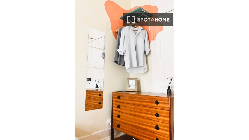 Double room Lisbon, 4 beds, 190m² — photo 11