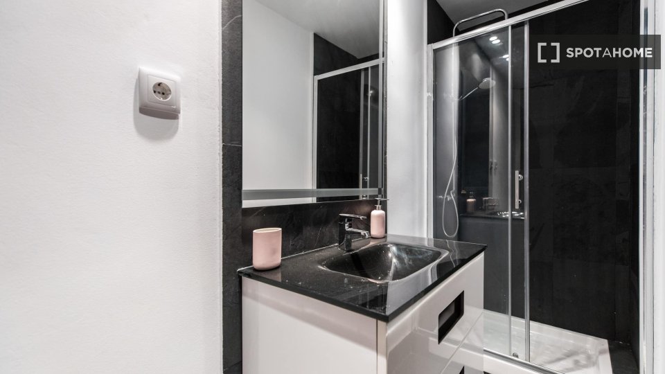 Apartment Madrid, 2 beds, 45m² — photo 11