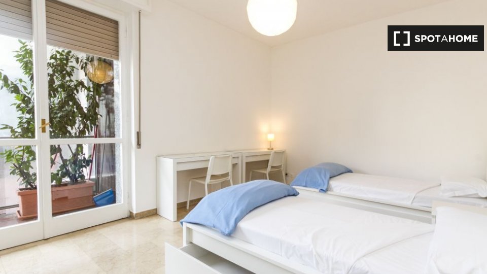 Double room Milan, 3 beds — photo 1