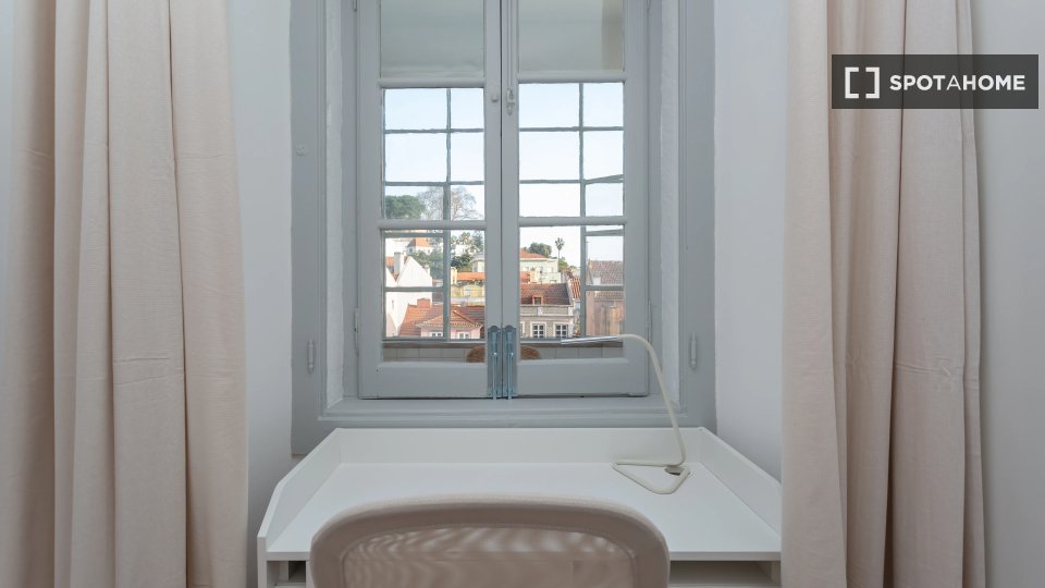 Double room Lisbon, 6 beds — photo 12