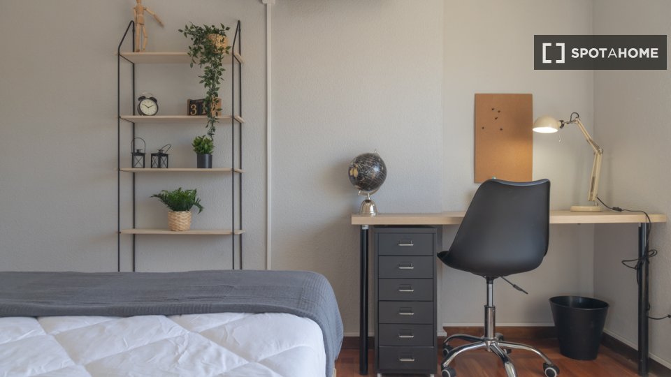 Double room Madrid, 4 beds — photo 17