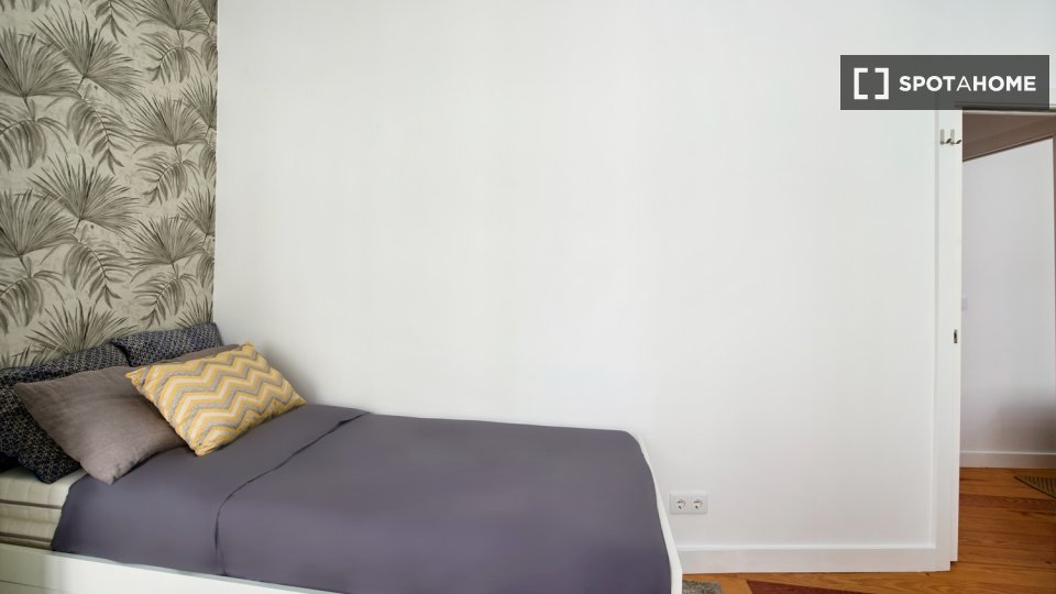 Apartment Lisbon, 2 beds, 45m² — photo 52