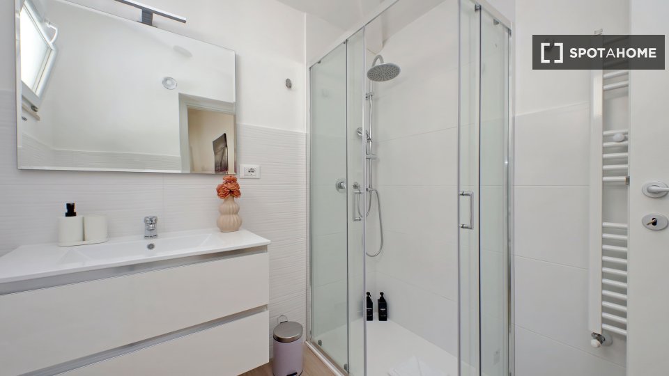Apartment Rome, 2 beds — photo 17