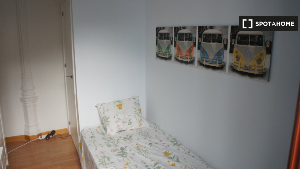 Double room Madrid, 7 beds, 130m² — photo 1