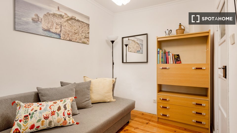 Apartment Lisbon, 1 bed — photo 18