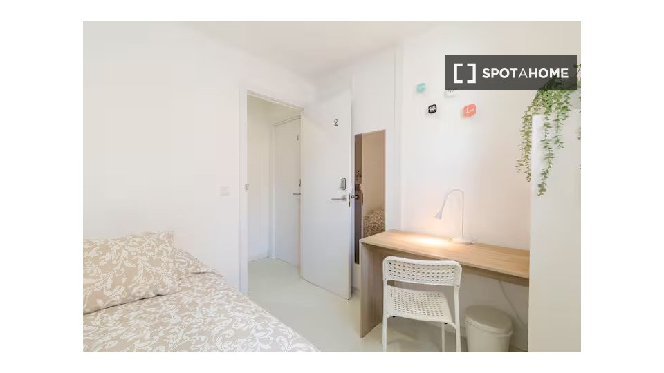 Double room Madrid, 6 beds, 100m² — photo 9