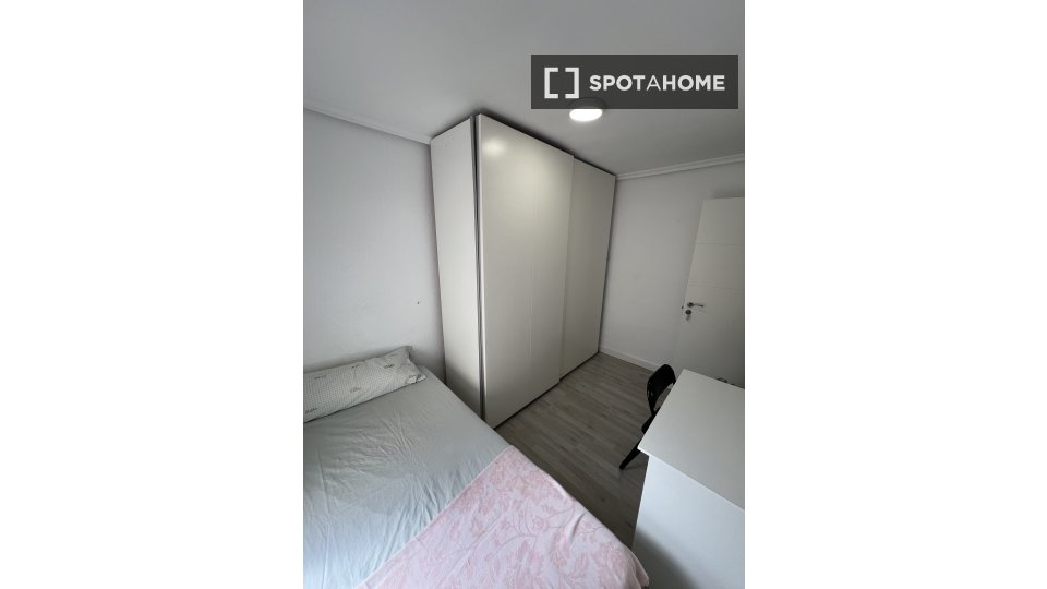 Se alquila habitación en Patraix, Valencia