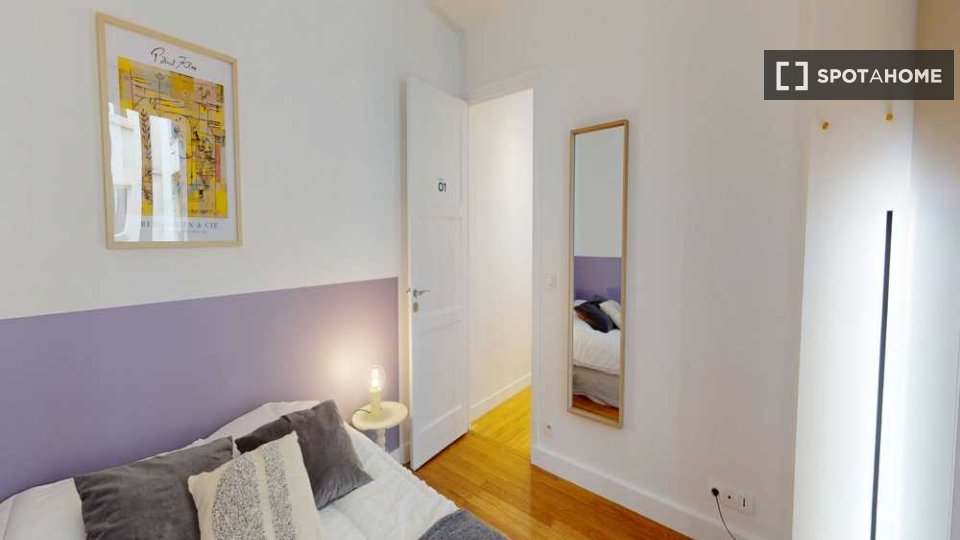 Double room Paris, 5 beds, 110m² — photo 1