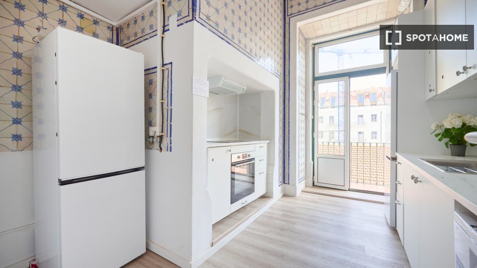Double room Lisbon, 9 beds — photo 30