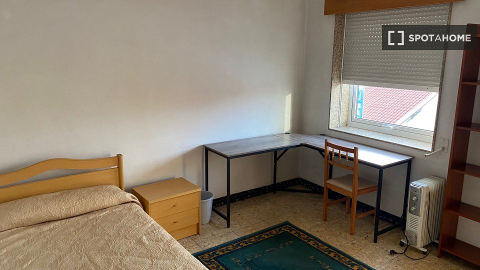 Double room Santiago_De_Compostela, 4 beds — photo 7