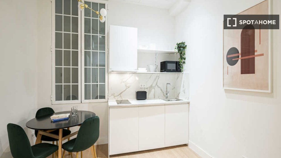 Double room Madrid, 16 beds — photo 75