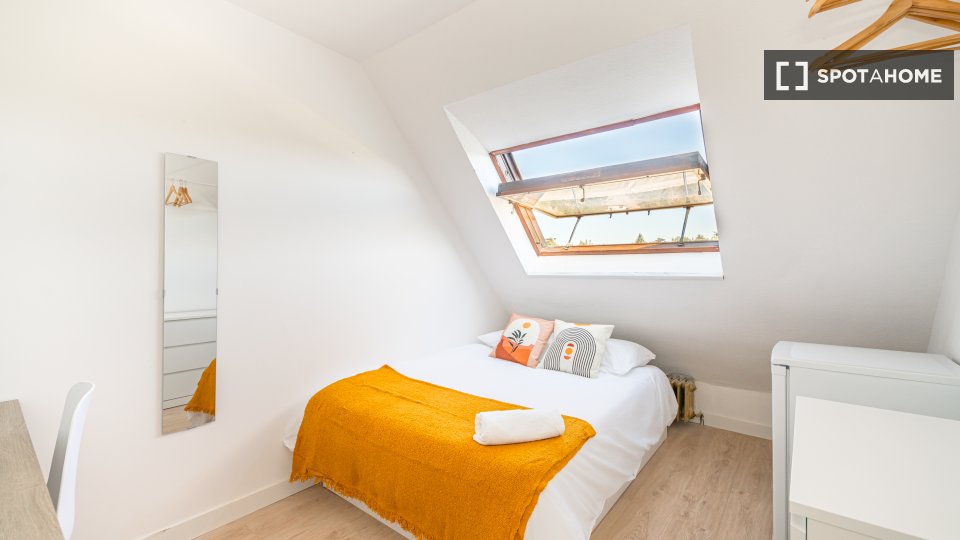 Double room Madrid, 17 beds — photo 17