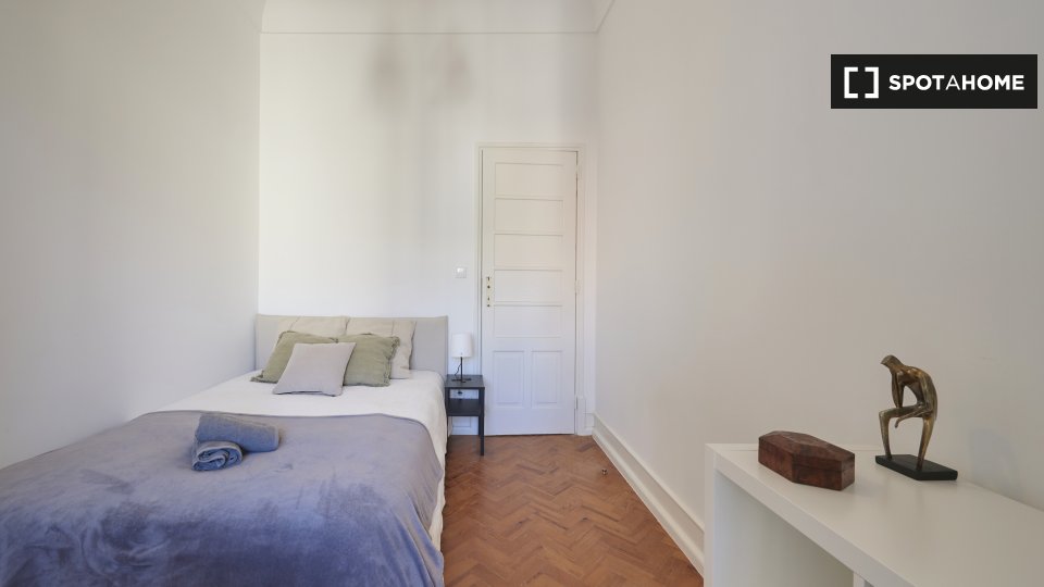 Double room Lisbon, 12 beds — photo 2