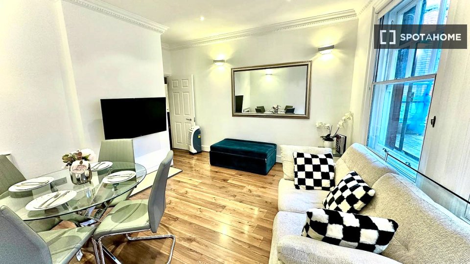 Apartment London, 2 beds — photo 17