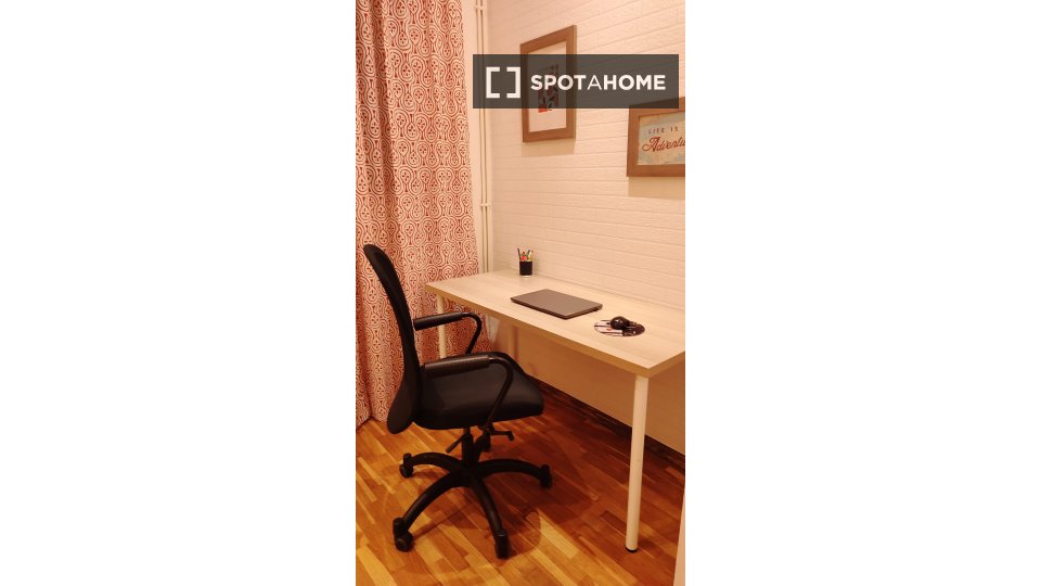 Double room Barcelona, 3 beds — photo 3