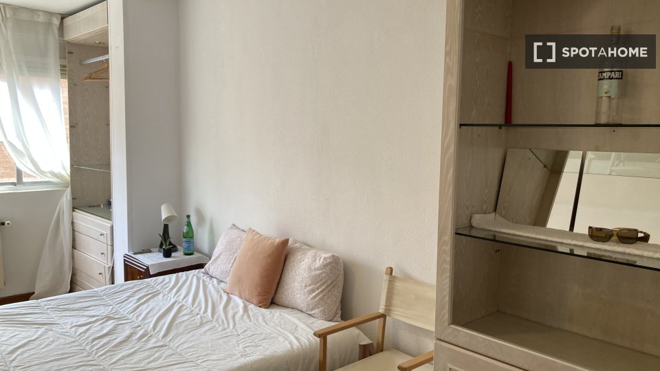 Double room Madrid, 4 beds, 70m² — photo 26