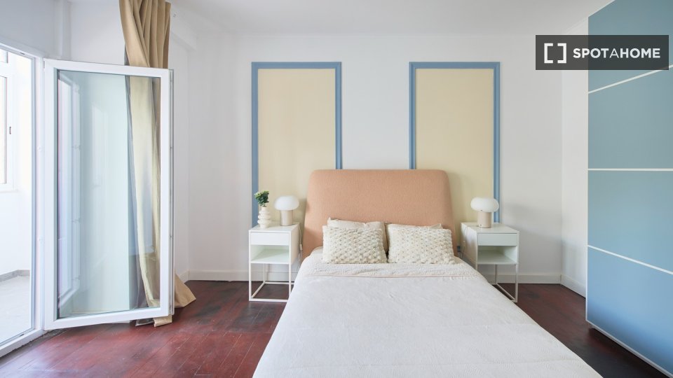 Double room Lisbon, 8 beds — photo 61