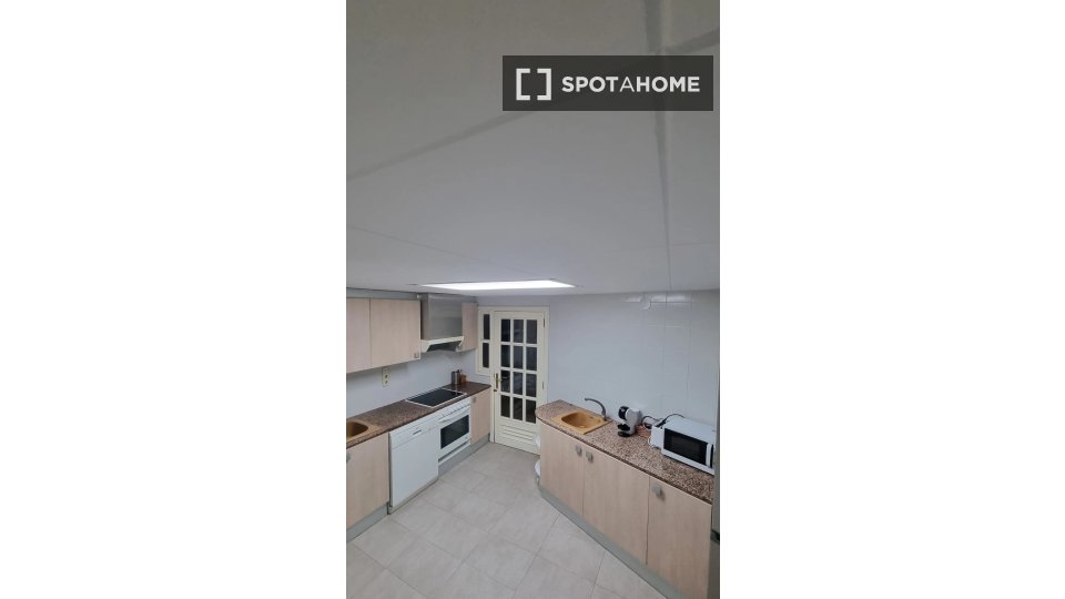 Apartment Valencia, 4 beds, 140m² — photo 5