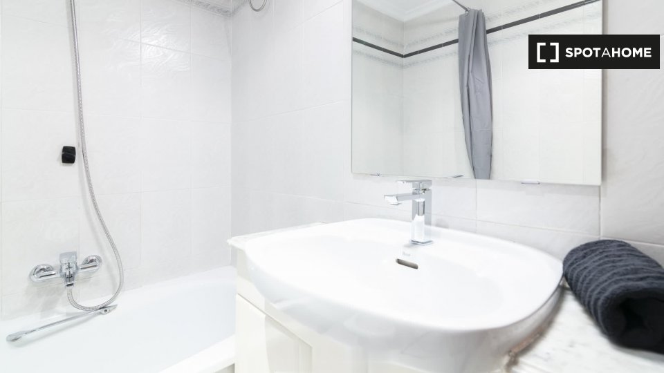 Double room Valencia, 5 beds, 110m² — photo 19