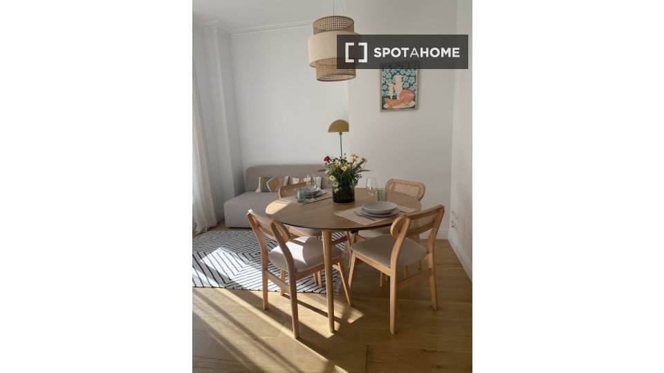Apartment Lisbon, 2 beds, 62m² — photo 10