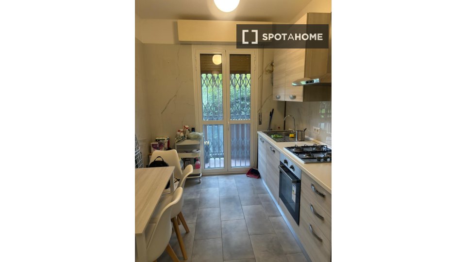 Double room Milan, 3 beds, 80m² — photo 5