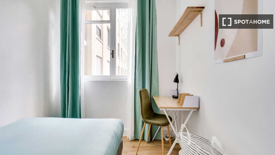 Double room Paris, 5 beds, 130m² — photo 2