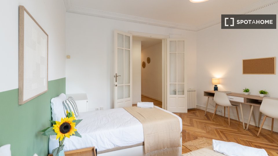 Double room Madrid, 4 beds — photo 10