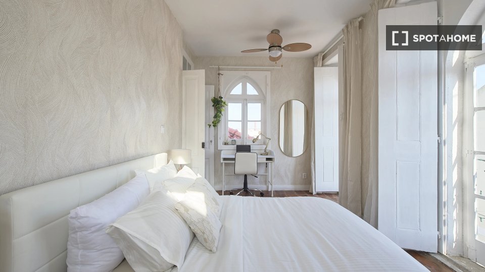 Double room Lisbon, 13 beds — photo 12
