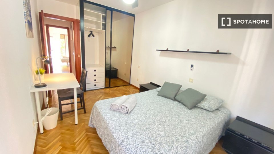 Habitación doble Madrid, 5 habitaciones — foto 12