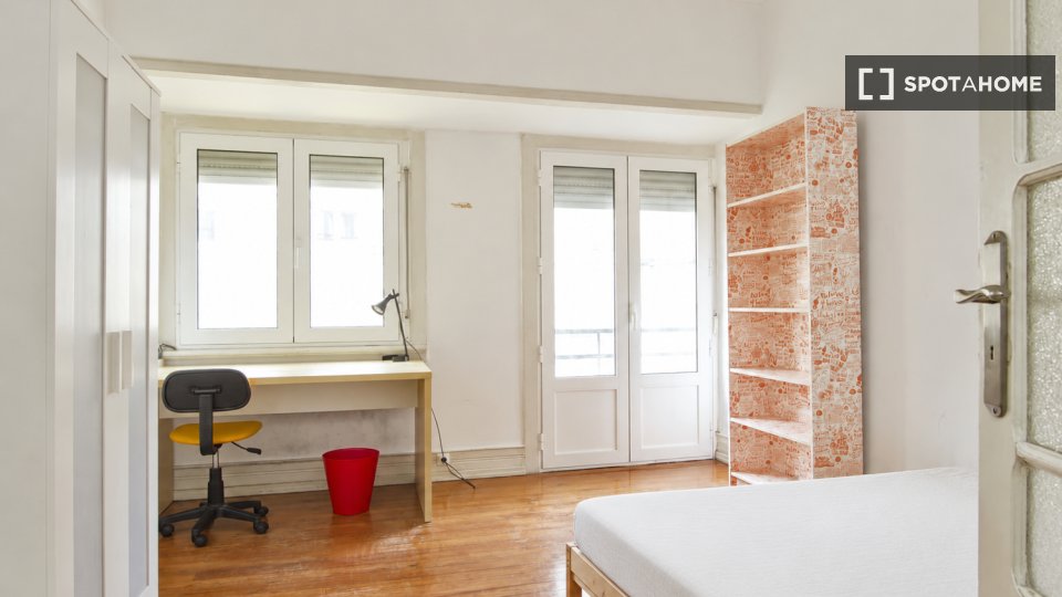 Double room Lisbon, 6 beds — photo 7