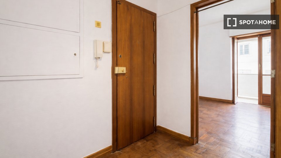 Double room Lisbon, 6 beds — photo 31