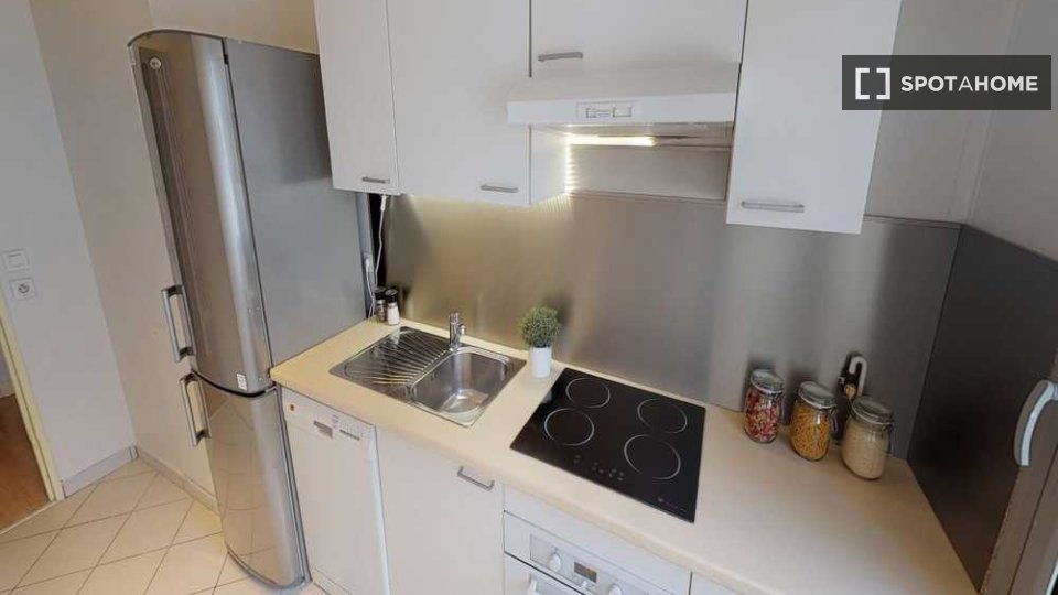 Double room Paris, 3 beds, 70m² — photo 10