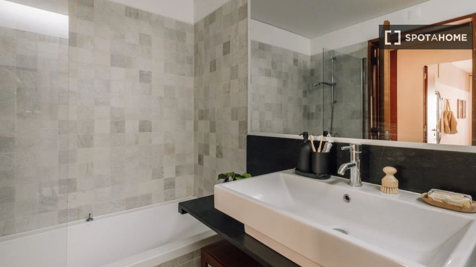 Apartment Lisbon, 2 beds — photo 12
