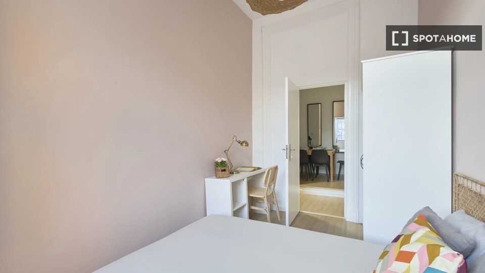 Double room Lisbon, 9 beds — photo 13