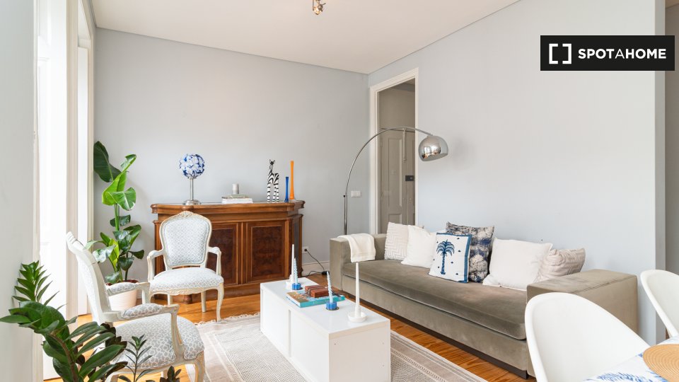 Apartment Lisbon, 2 beds, 129m² — photo 10