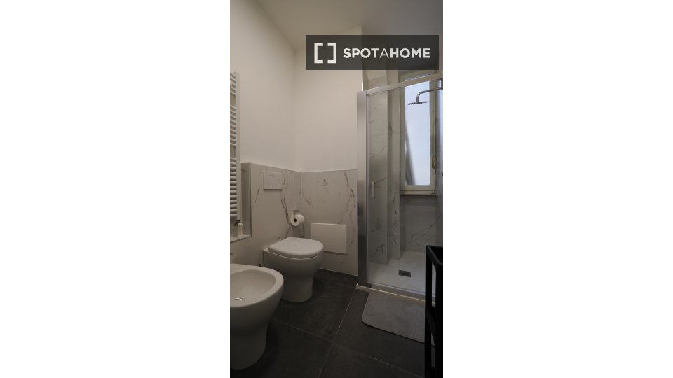 Double room Turin, 2 beds — photo 6