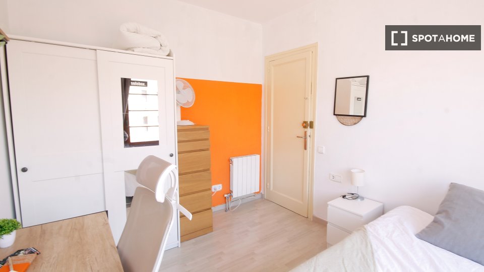 Double room Barcelona, 5 beds — photo 8