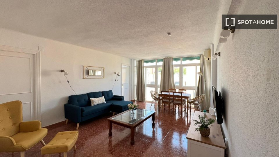 Double room Malaga, 3 beds, 89m² — photo 8