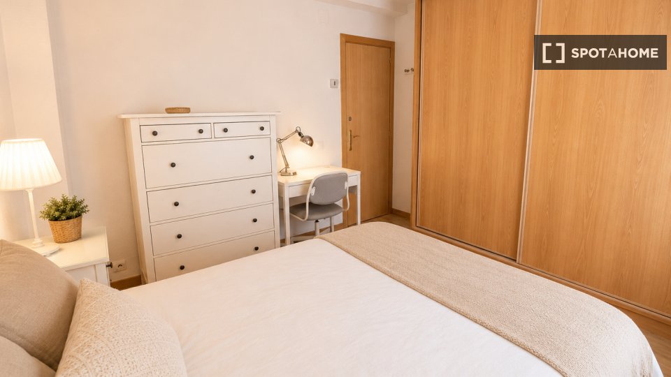 Double room Madrid, 4 beds, 90m² — photo 45