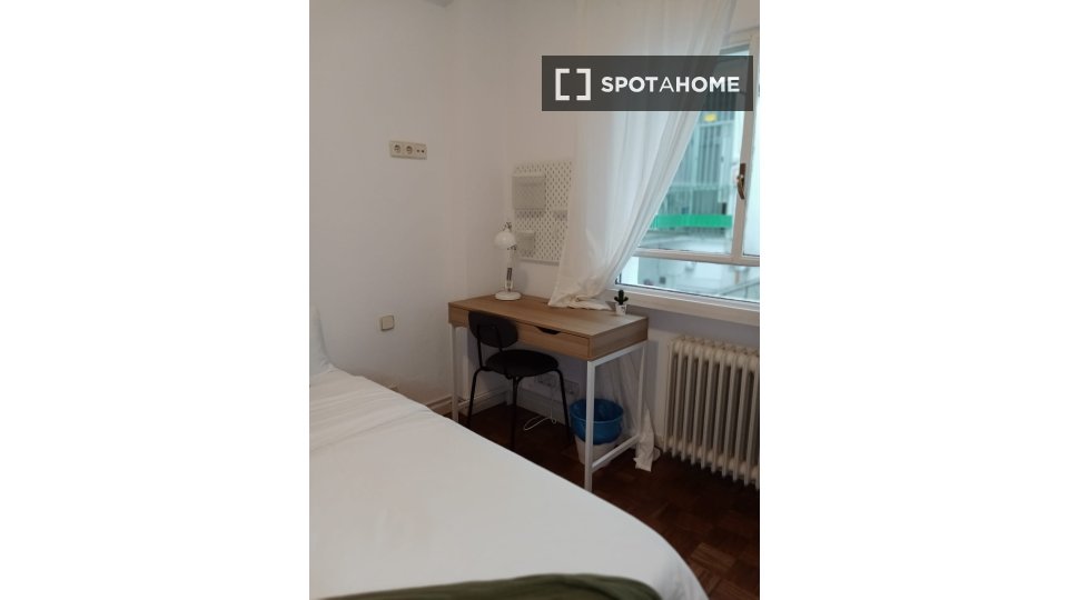 Double room Madrid, 5 beds — photo 16