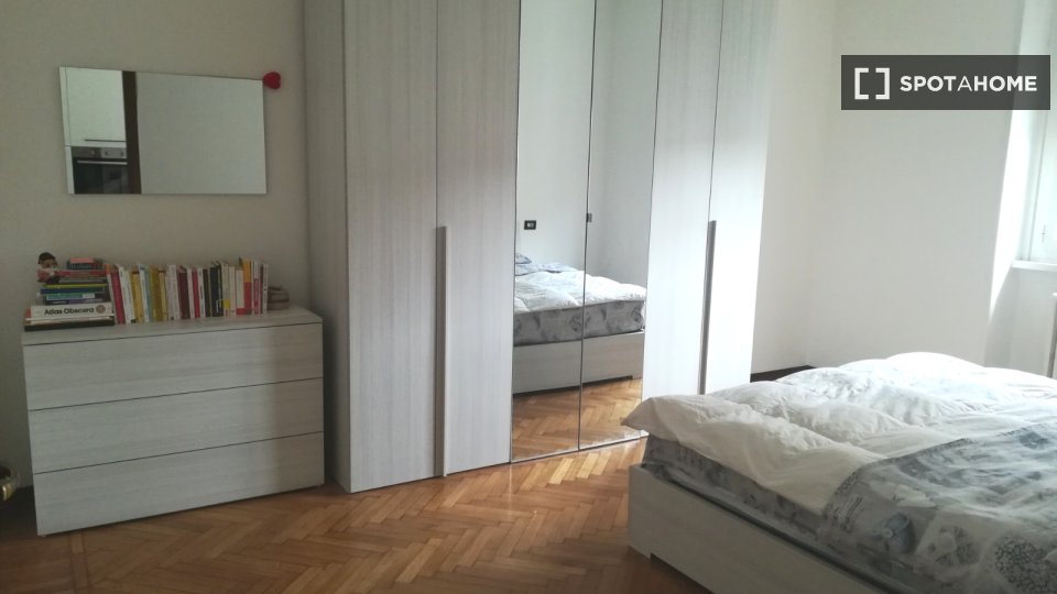 Double room Milan, 2 beds — photo 6