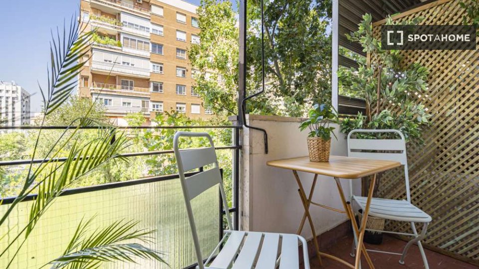 Double room Madrid, 6 beds — photo 9
