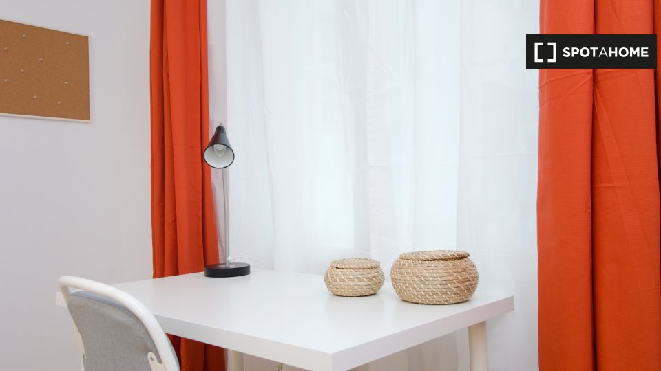 Double room Madrid, 6 beds — photo 18